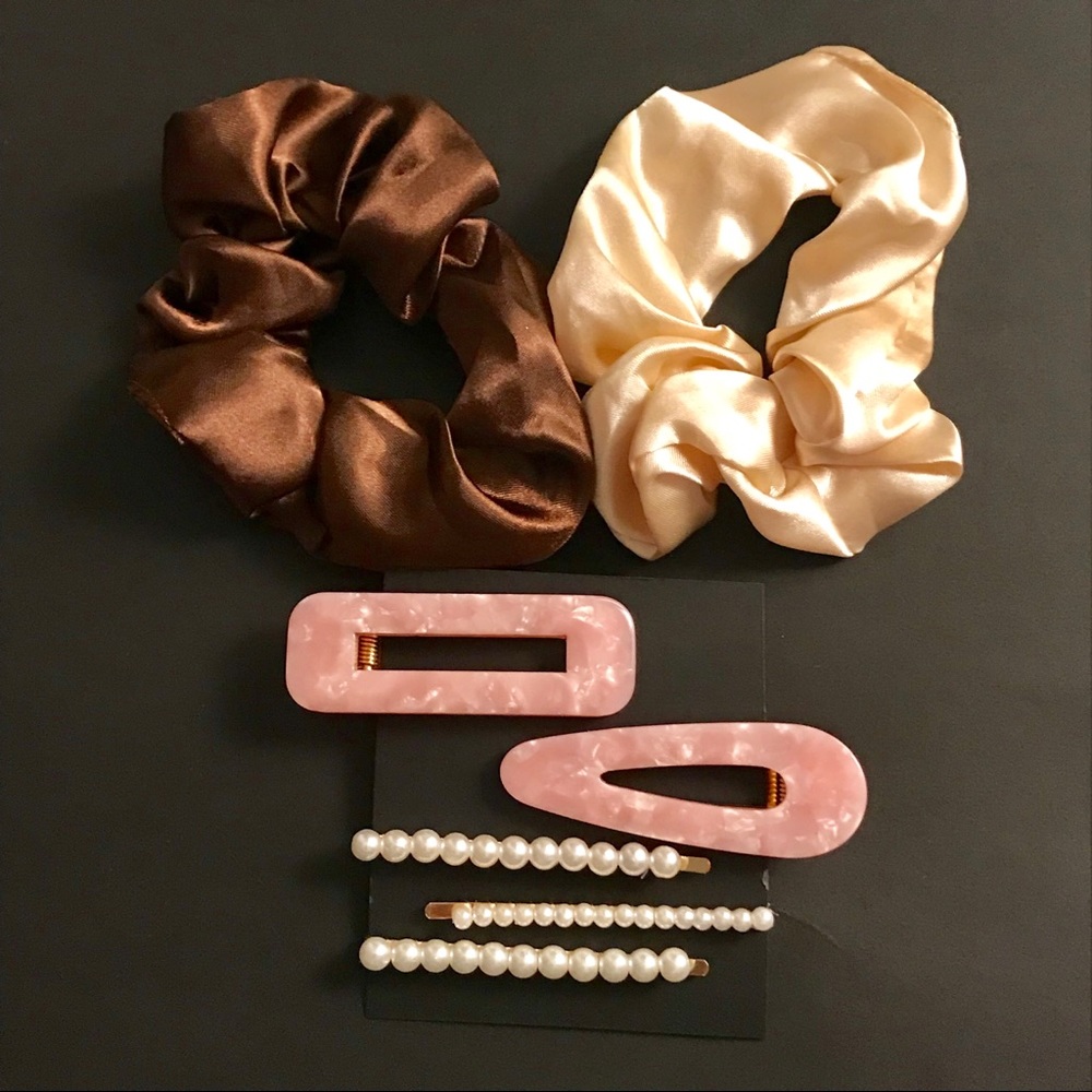 ✨NEW✨Hair Scrunchies and Hair Clips Pearls